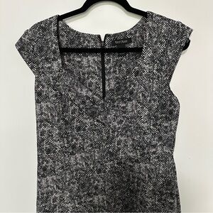 White House Black Market Dress Women’s Sz 12  Black/White Lined Sheathed Classy